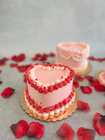 Load image into Gallery viewer, Heart Cake Vintage Style #2
